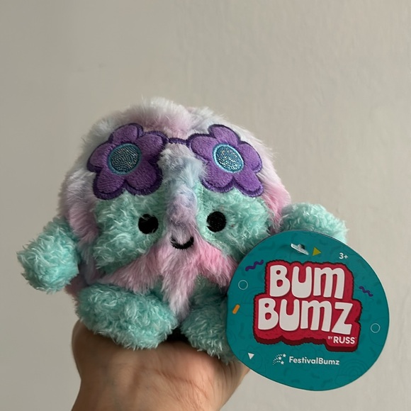 NWT Megs the Peace Sign 5” FestivalBumz BumBumz - Picture 3 of 4